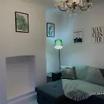 Modern 3-br On Edge Of Center With Free Parking 度假居 曼彻斯特