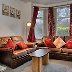 Modern 3br Sleeps 7 Parking *