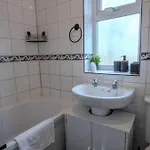 Modern 3br House - Quiet Clifton Area Manchester