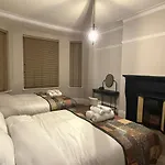 Large Luxury 4 Bedroom With Parking *