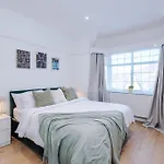 Free Park Stunning 3bedroom In 曼彻斯特