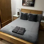 بيت ضيافة Hendham - Near Etihad Stadium, Coop Live Arena, National Cycling Centre & 24 Hour Asda *