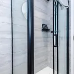 Дом отдыха Stylish 2br House For 4 In With Parking Манчестер