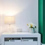 Modern 2-bed House Near Centre - Sleeps 6 Manchester