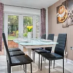 Modern 3br Sleeps 7 Parking Prázdninový dům