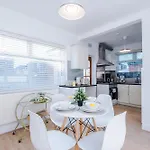 度假居 Free Park Stunning 3bedroom In 曼彻斯特