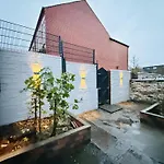 別荘 3br House Near Old Trafford With Games Sleeps 8 *
