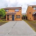 Stylish 2br House For 4 In With Parking