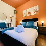 3br House Near Old Trafford With Games Sleeps 8 別荘 マンチェスター