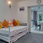 Modern 3br Sleeps 7 Parking Prázdninový dům