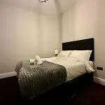 別荘 Large Luxury 4 Bedroom With Parking