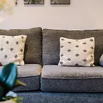 Stylish 2br House For 4 In With Parking Манчестер