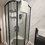 別荘 Large Luxury 4 Bedroom With Parking