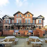 Prázdninový dům Modern & Spacious 4-bedroom Home, Family & Contractor Friendly, *