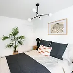 Bluebird Luxury Lejlighed