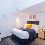 Modern 2br Flat For 4 Full Kitchen شقة مانشستر