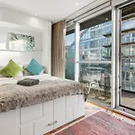 Daire Centre 1b With Free Private Parking & Balcony Manchester