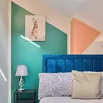 Maison d'hôtes Six Bedroom Group Near Mediacityuk With Garden And Lockbox Check In