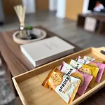 The Haven - 2 Bed Cozy - Sleeps 6 - Private Parking *