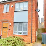 Modern Two-bedroom House Close To Centre