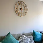 Oxford Road Haven: Cozy 1-bedroom Retreat Apartmán *