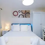 Stylish Lawnswood - Premium 3br For Business & Leisure Near Etihad & Centre - Hosted By Parydise Apartment