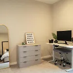 Equinox 5 Mins From Victoria Station *