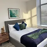 Apartmán The Haven - 2 Bed Cozy - Sleeps 6 - Private Parking *