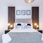 Central, 2 Bedroom, Penthouse Duplex Апартаменты *