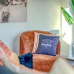 & Town Centre View - Free Parking - 1 Minute To Transport Links - Sleeps 5 Apartamento