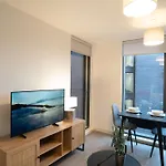 Bright 1 Bed In W Balcony