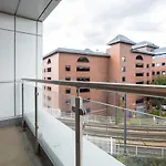 Apartment Modern With Balcony In Manchester