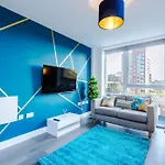 Luxury 5 Bed Centre *