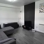 Apartment, Free Parking, By Nmb アパート *