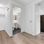 Daire Oxford Road Haven: Stylish 1-bedroom Retreat