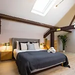Apartmán Spacious 3-bed Retreat - Modern & Super *
