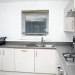 Апартаменты Modern 2br In