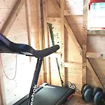 Апартаменты 2-bed Sleeps 4 On-site Parking Манчестер
