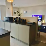 Boutique Centre Apartment, Balcony, Parking