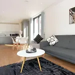 Apartment The Mount-balcony-gym-parking *