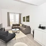 Spacious & Bright 1bed Nr Etihad Stadium Apartmán