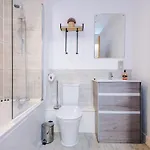 Central, 2 Bedroom, Penthouse Duplex Lägenhet *