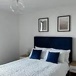 Luxury 2 Bed By Noire Manchester