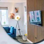 Luxury 2 Bed Close To Coop Etihad And Centre Appartement *