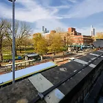Oxford Road Haven: Cozy 1-bedroom Retreat Apartmán *