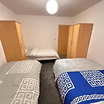 아파트 Entire 3 Bedroom In 맨체스터