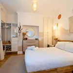 1bdr Didsbury Loft With Parking And Outdoor Space Mánchester