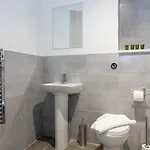 Modern With Balcony In Apartment Manchester