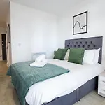 Modern With Balcony In Apartment *