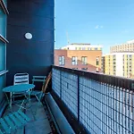 Apartment Modern 2br Flat For 4 Full Kitchen *